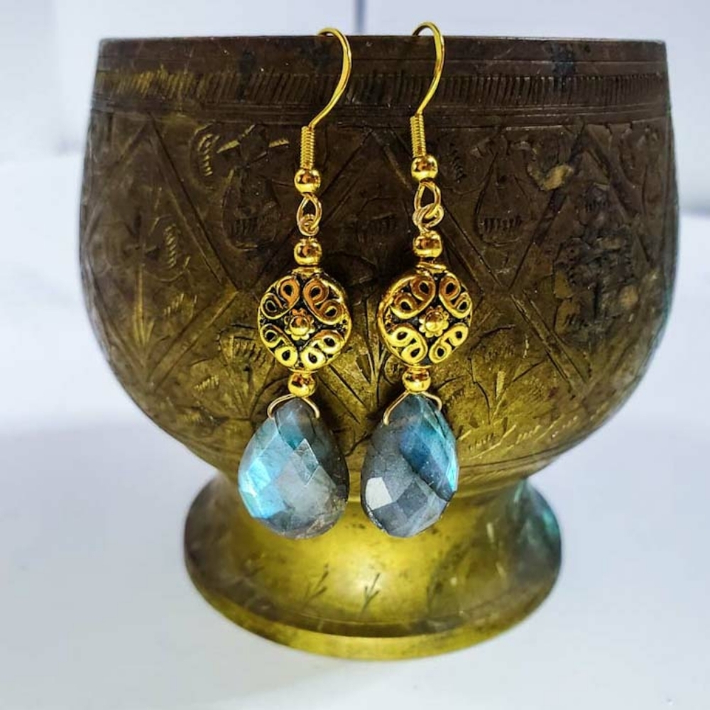 Stunning Labradorite Drop Earrings - Picture 6 of 9